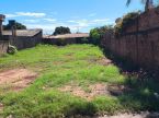 Terreno - ótima localização - 12 x 30 todo murado