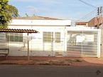 Casa com 3 quartos na avenida das Bandeiras