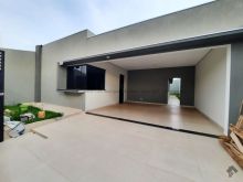 Casa com área gourmet e enorme terreno