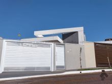 Casa nova com projeto moderno no Vilas Boas