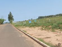 05 terrenos de 250m² cada um