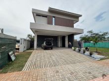 Sobrado com 04 suítes completo de armários