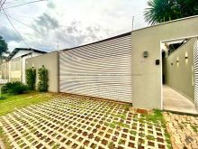 Casa térrea semimobiliada com piscina