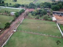 Área com 5704m²