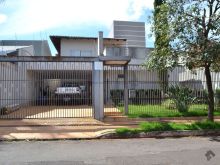 Sobrado amplo com 03 suítes
