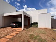 Casa térrea com 03 dormitórios no Vilas Boas