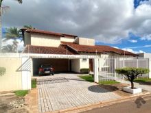 Sobrado com 900m de terreno