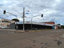 Imóvel comercial de esquina