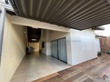 Ótima casa ampla com duas suítes e 1 dormitório