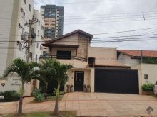 Sobrado com 5 dormitórios no Santa Fé
