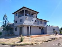 Triplex espetacular de esquina