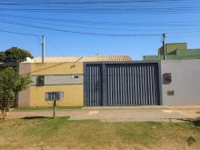 Ótima casa confortável com quintal