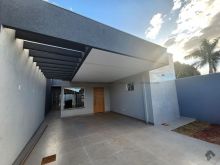 Casa nova no Rita Vieira com 3 suítes e piscina