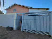 Imóvel para moradia sendo 2 casas e uma comercial