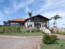 Maravilhoso terreno próximo ao lago