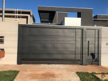 Casa térrea com piscina - R$ 730 mil