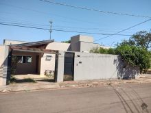 Casa com 03 suítes na região do Tiradentes