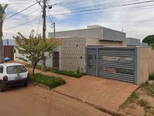 Casa nova no bairro Universitário