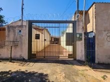 Casa 3 quartos sendo 1 suíte - laje e piso cerâmico