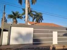 Casa com piscina próxima a Orla Morena