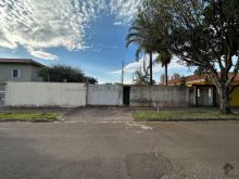 Terreno amplo com frente para duas ruas