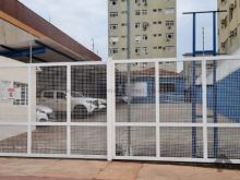 Excelente imóvel com estacionamento