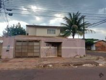 Sobrado de esquina no Bairro Guanandi