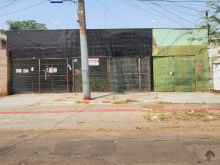 Imóvel em ótimo local comercial