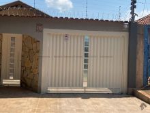 Casa top em rua tranquila