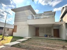Sobrado condomínio com 4 quartos