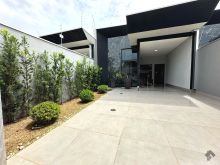 Maravilhosa casa rica em planejados e piscina