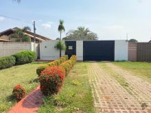 Imóvel com 672 m² de terreno - com piscina