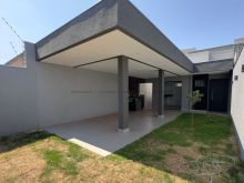 Casa com 3 apartamentos e área gourmet