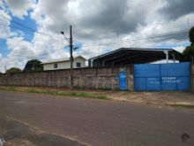 Terreno com sobrado e dois galpões comerciais