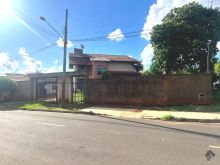 Sobrado de esquina - amplo terreno