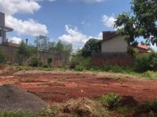 Lote com 372m² por 220 mil no Água Limpa Park