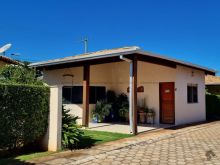 Casa linda em condomínio