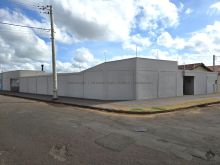 Casa de esquina no Jardim Panamá - muito espaçosa