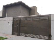 Casa nova de esquina esperando por você