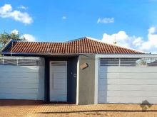 Casa moderna com fino acabamento e área gourmet
