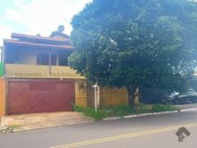 Sobrado com aptidão comercial