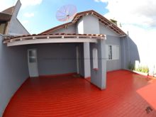 Linda casa com ótima localização