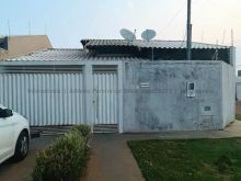 Casa de esquina - bem localizada