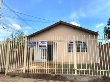 Casa de esquina e com bom terreno
