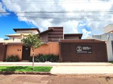 Belíssima casa com suíte master em bairro nobre