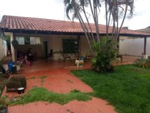 Casa com 2 aptos - 2 quartos - terreno 15x35m