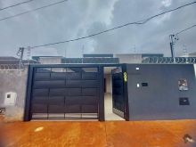 Rita Vieira - com 3 suítes - piscina em alto padrão