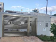 Casa com 3 dormitórios e piscina em região militar