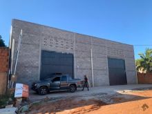 Excelente barracão com 600m²