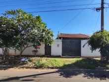 Casa antiga com preço de terreno